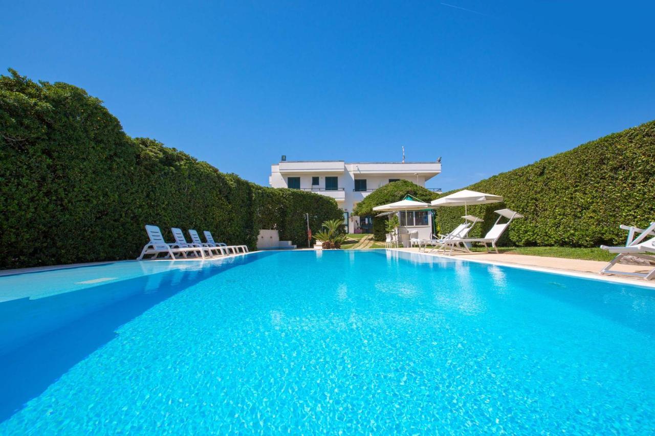 Residence Punta Cassano - In Piscina Sulla Spiaggia Di Sabbia Сан-Фока Экстерьер фото