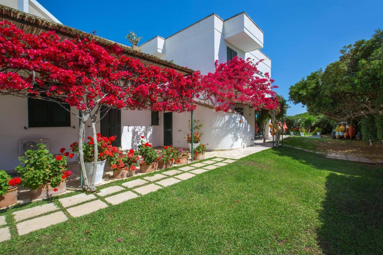 Residence Punta Cassano - In Piscina Sulla Spiaggia Di Sabbia Сан-Фока Экстерьер фото