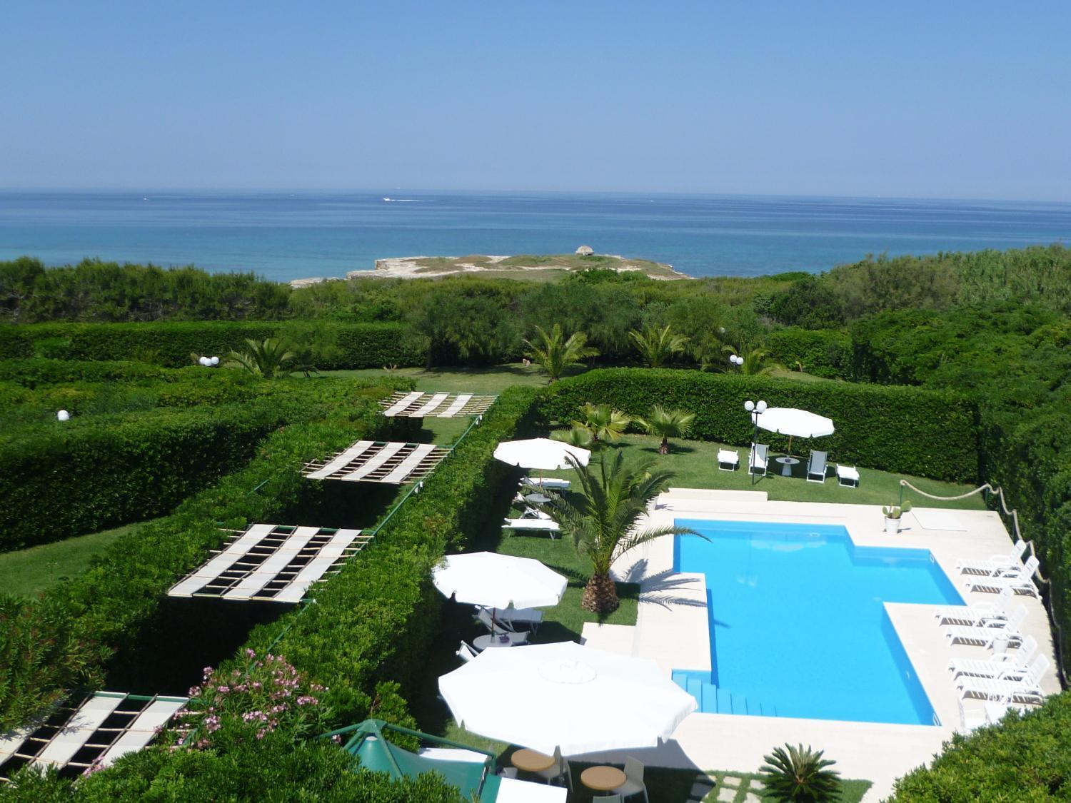 Residence Punta Cassano - In Piscina Sulla Spiaggia Di Sabbia Сан-Фока Экстерьер фото