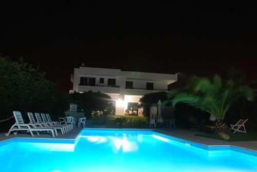 Residence Punta Cassano - In Piscina Sulla Spiaggia Di Sabbia Сан-Фока Экстерьер фото